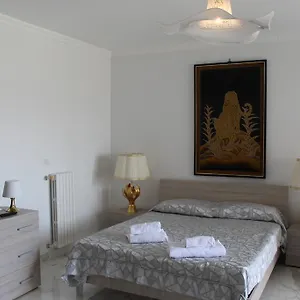 https://la-casa-di-lu.hotels-amalfi.com